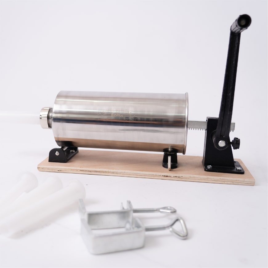 Пълначка за наденички и колбаси KraftWorld от неръждаема стомана с вместимост 4 кг и 3 фунии